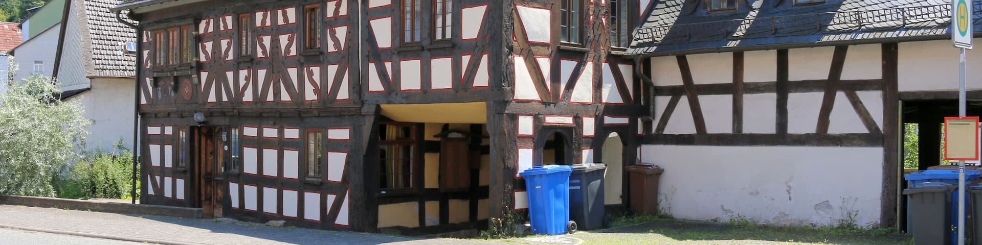 This is a picture of the hessian Kulturdenkmal (cultural monument) with the ID