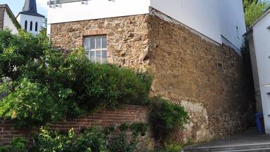 Niederbrechen, Bergstraße 7