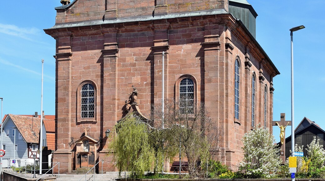 Die katholische Pfarrkirche St. Michael in Schröck (Marburg)