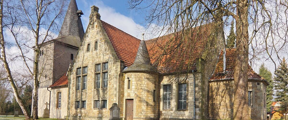 Kirche „Johannes der Täufer“ in Oberg (Ilsede), Niedersachsen, Deutschland