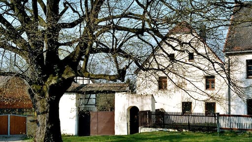 This is a photograph of an architectural monument. It is on the list of cultural monuments of Weltewitz(Jesewitz), no. 08974917