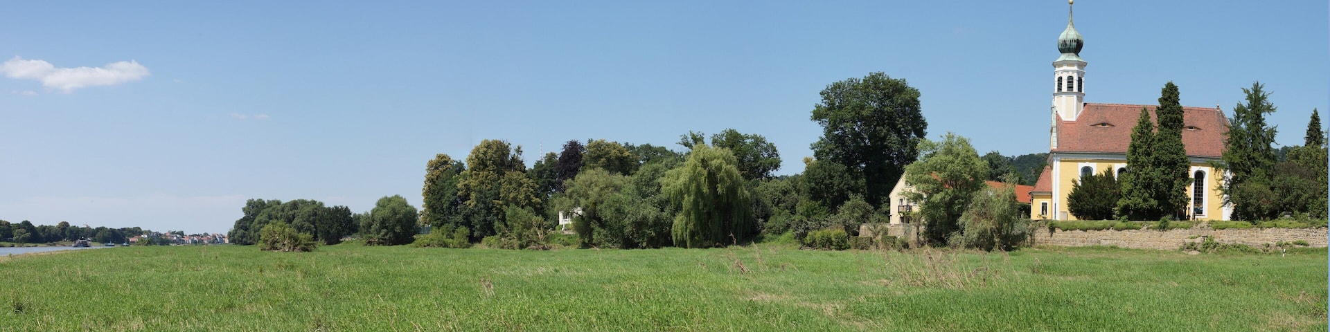 Elbwiesen und Kirche " Maria am Wasser"