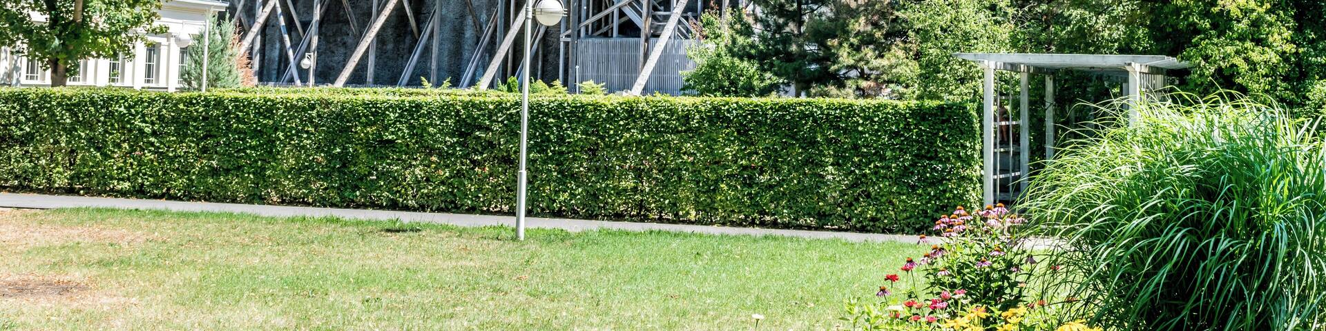 Gradierwerk in Bad Salzelmen auf dem Gelände der Kuranlage Solbad Salzelmen in Schönebeck (Elbe)