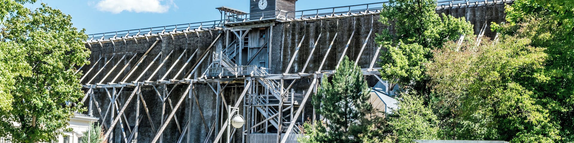 Gradierwerk in Bad Salzelmen auf dem Gelände der Kuranlage Solbad Salzelmen in Schönebeck (Elbe)