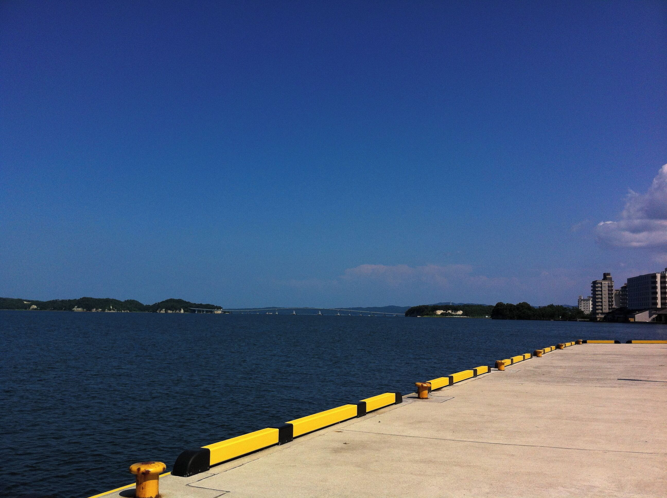 和倉温泉から望む七尾湾と能登島(Gulf of Nanao and Notojima to see from Wakura Onsen)
