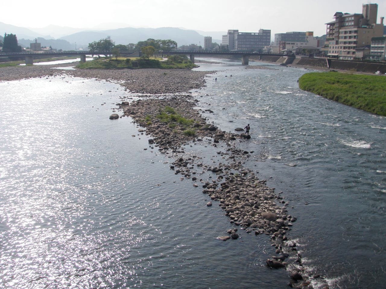 人吉市街地を流れる球磨川 Kuma River in Hitoyoshi City