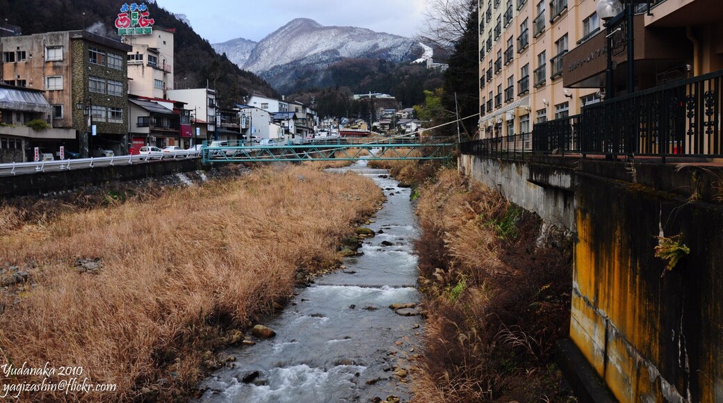An onsen town, hidden at Nagano area.
Beautiful weather during the winter season. #yudanaka #winter #onsen #mountain #spatown #japan #nagano