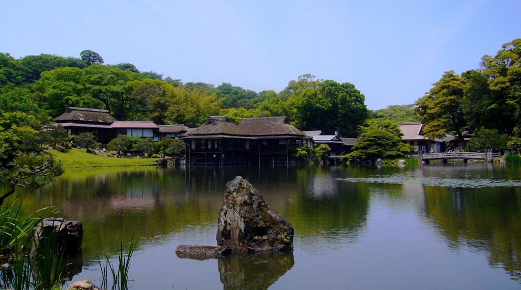 Hikone Castle, Genkyu-en (Garden) -1 (May 2012)