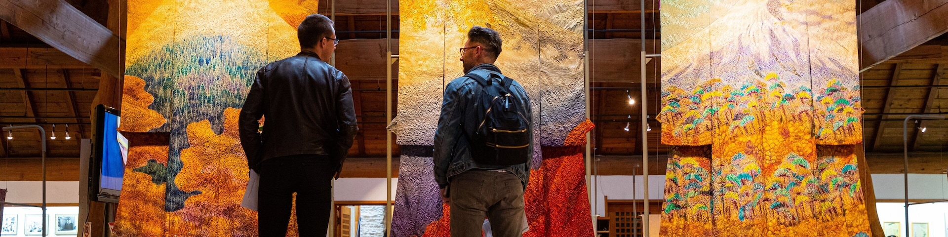 Itchiku Kubota Art Museum featuring interior views and art as well as a couple