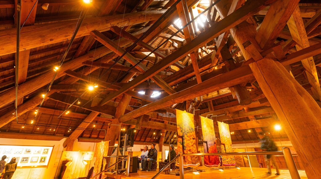 Itchiku Kubota Art Museum featuring interior views