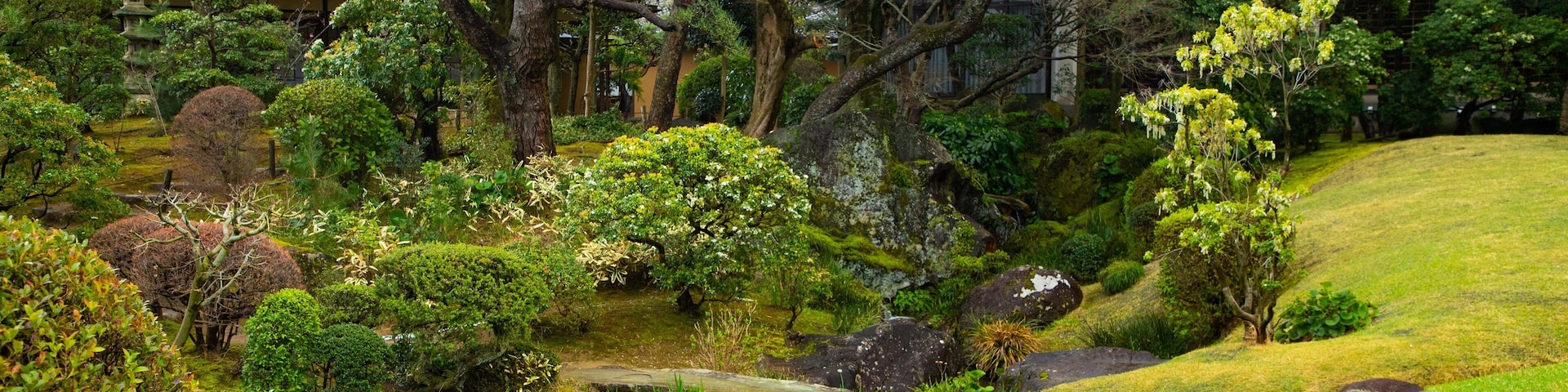 Kiunkaku Former Ryokan showing a garden