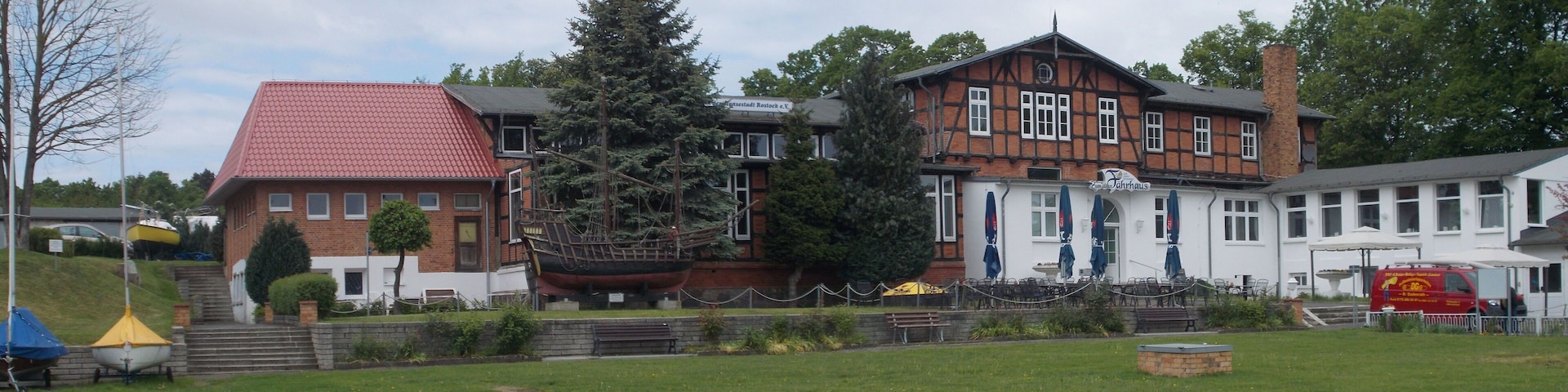 2017 Rostock Gehlsdorf - Zum alten Fährhaus - kurz vor der Neuereröffnung im Juni 2017 nach Renovierung http://www.faehrhaus-rostock.de