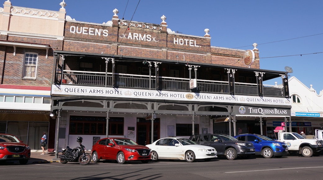 Beautiful old Queensland architecture. Also a very good pub with really great steaks. Just double check your order before you pay.