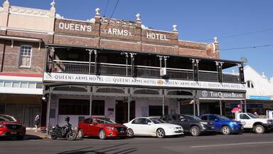 Beautiful old Queensland architecture. Also a very good pub with really great steaks. Just double check your order before you pay.