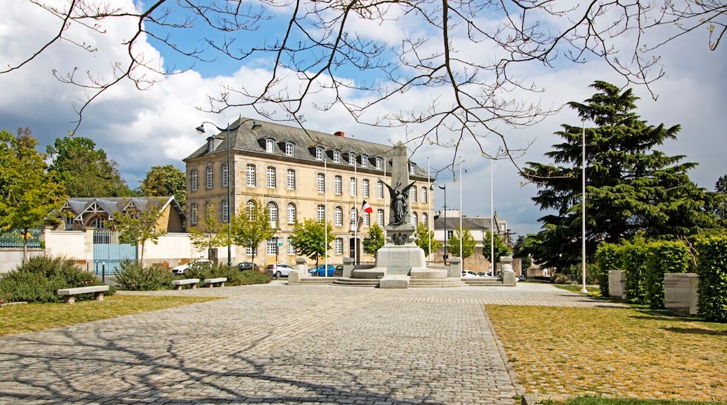 A view of the main war memorial in Rennes.