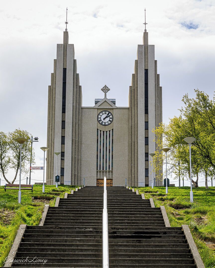 Looking up to the church in Akureyri (Akureyrarkirkja).

A very modern structure but is still spectacular inside.