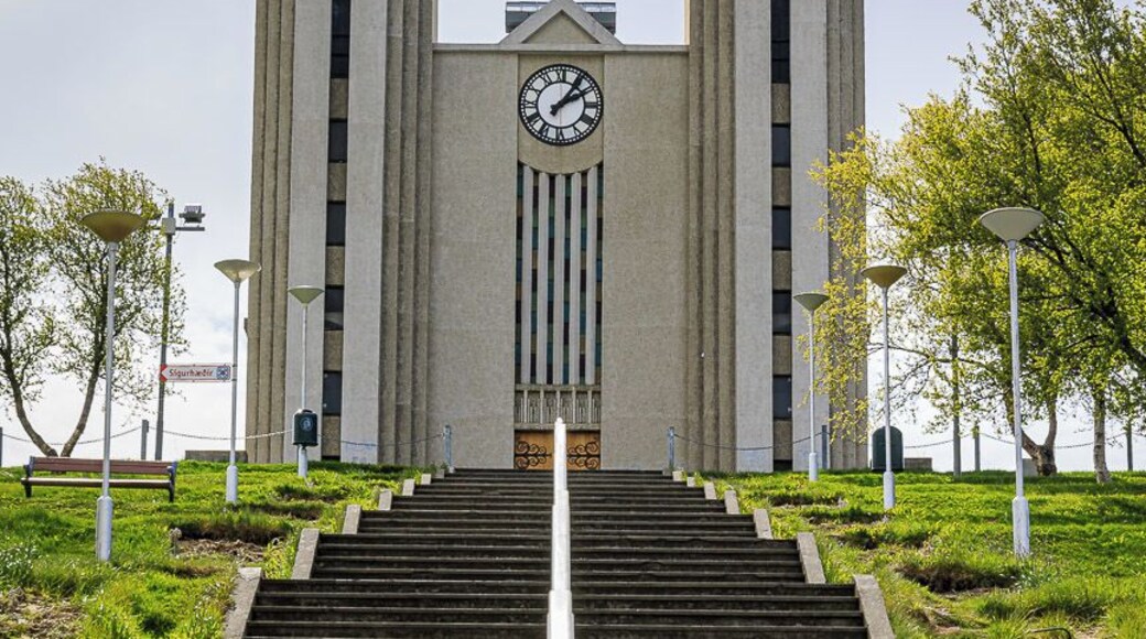 Looking up to the church in Akureyri (Akureyrarkirkja).
A very modern structure but is still spectacular inside.