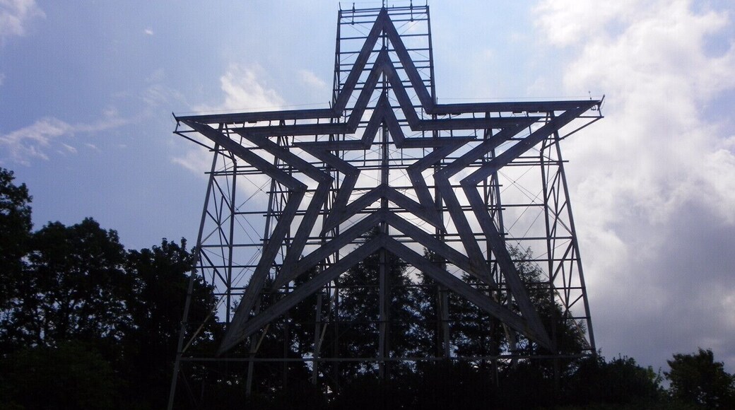 My friends and I ran across this landmark this past summer on a trip to travel the entire parkway. It was located in Roanoke, VA. One thing that the Appalachian culture takes pride in is their religion. I am not for sure why this star was built but I figure that the star's purpose was to shine down on the city of Roanoke and serve as a reminder when they look and see it that they have so much to be thankful for and to not take it for granted which the Appalachian community takes seriously is not being ungrateful.
#appalachianechoes
