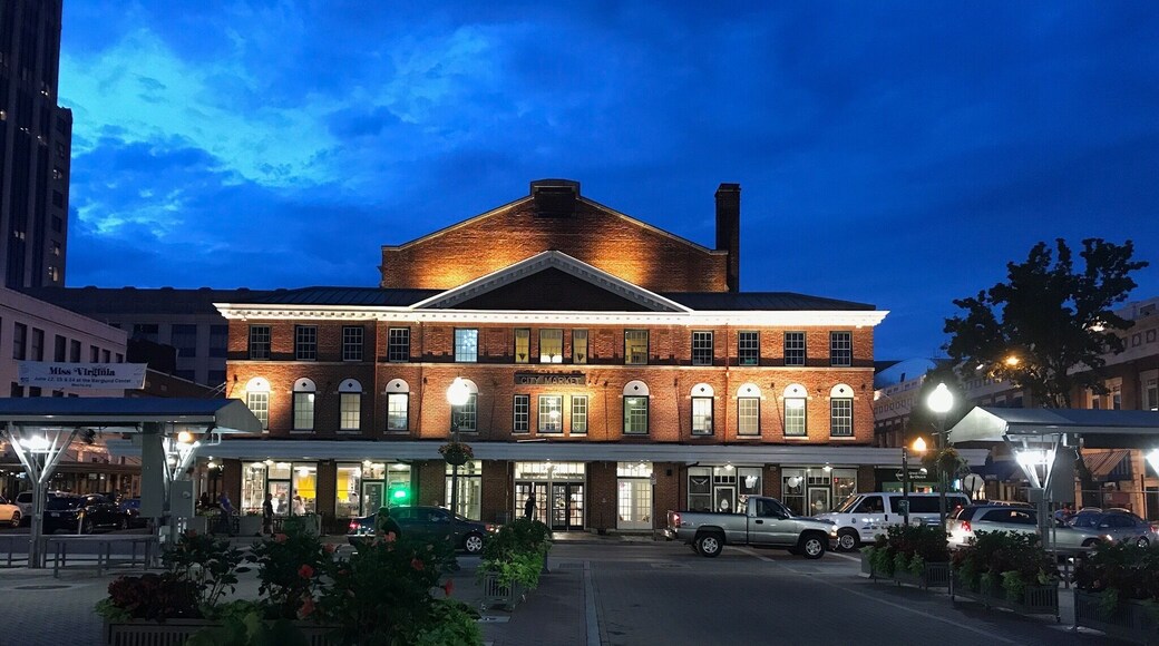 Downtown Roanoke is an awesome hangout with some great bars and restaurants