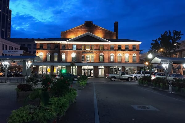 Downtown Roanoke is an awesome hangout with some great bars and restaurants