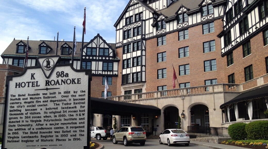 More tastings!!! Bonobo Winery, Traverse City, MI!!!
Excellent place for a #WeekendGetaway with the ladies!
#girlsweekend #upnorth #mittenlove #girlsjustwannahavefun #travel #diagnosiswanderlust #travelblogger #summerbucketlist #TC #traversecity #wanderlust #waterlust #puremichigan #DowntownTC
#weekendgetaway