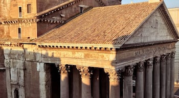 Sunrise over the Pantheon.