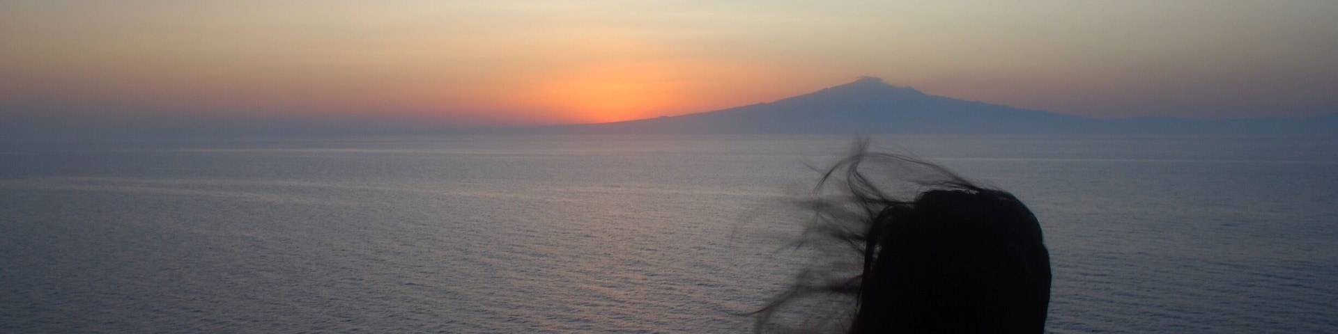 Sunset behind Mount Etna in Italy. #aquatrove
