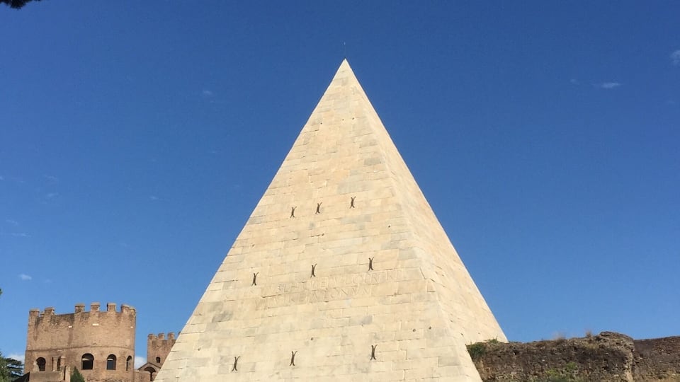 A Roman pyramid in the middle of a cemetery