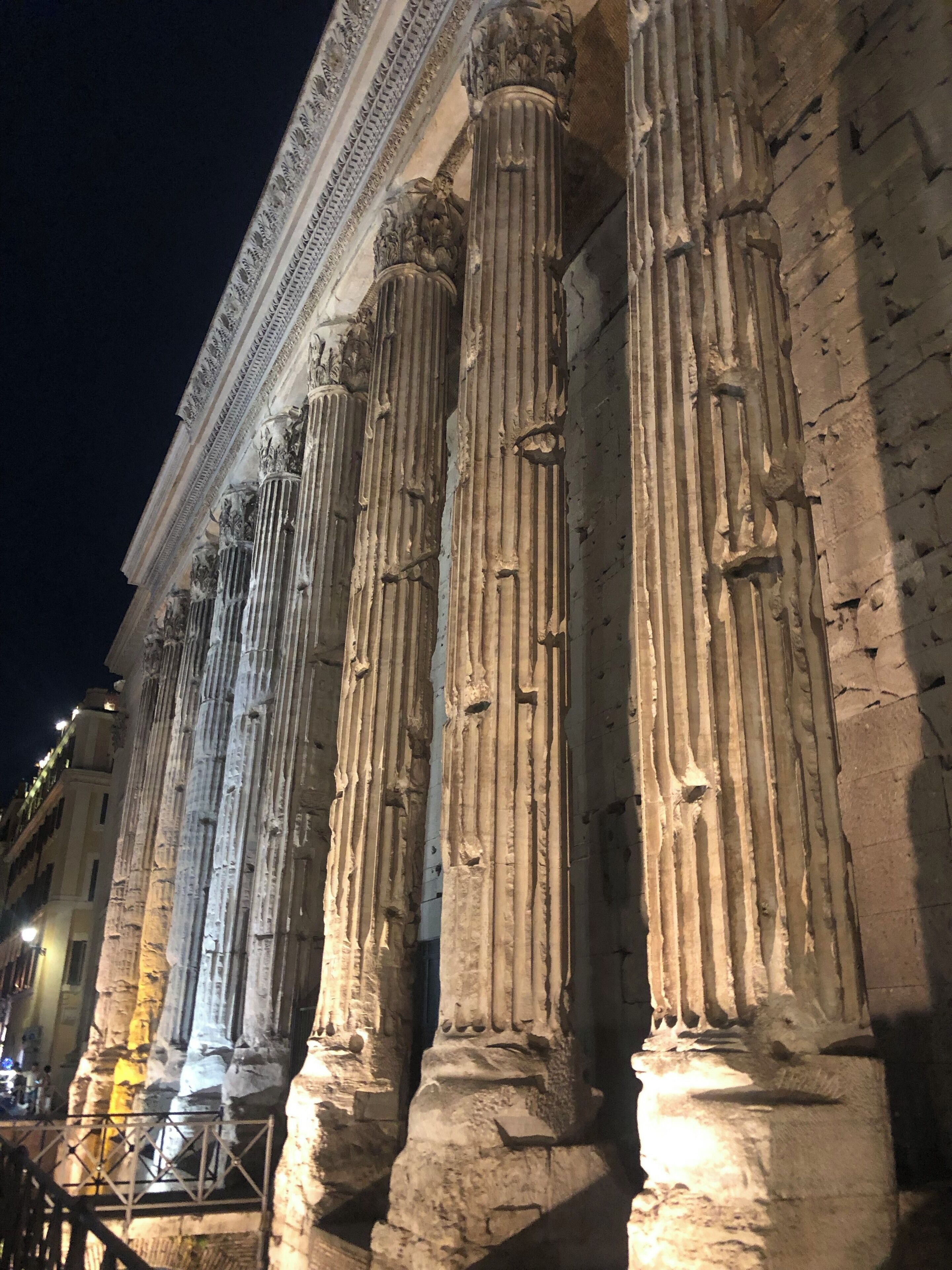 8 pm there is a performance of lights very pretty!