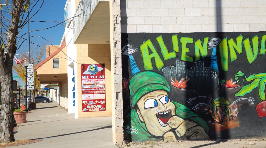 Roswell featuring street scenes and outdoor art