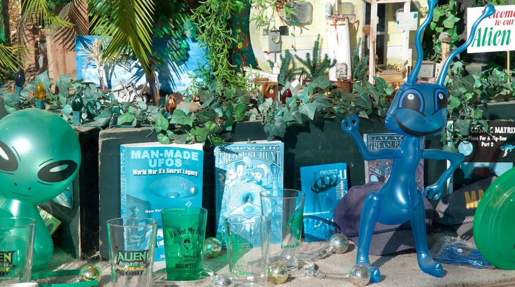 Roswell which includes shopping