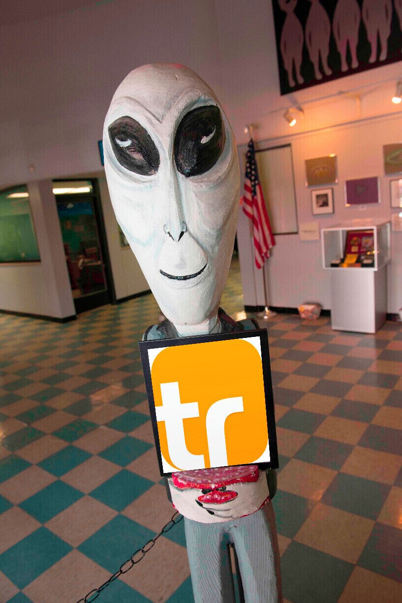 Mini Takes the States 2014 Road Rally Albuquerque to Lubbock Leg: 
Aliens were quick to discover the best way to find adventure when traveling to earth...
Shazbat... the secret is out ! 
#MTTS14 #minitakesthestates