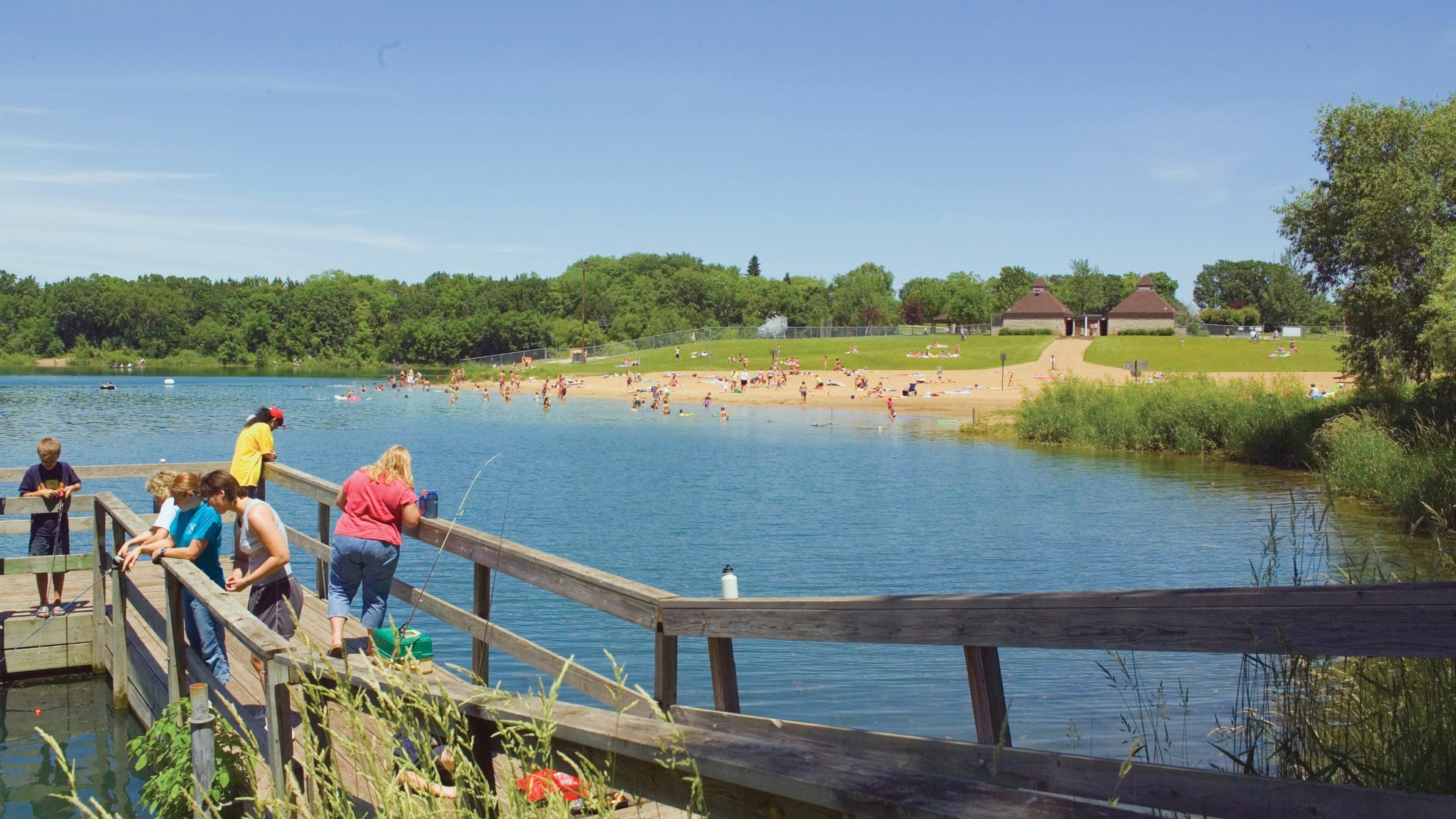 Rochester og byder på en sø eller et vandhul, udsigt og fiskeri