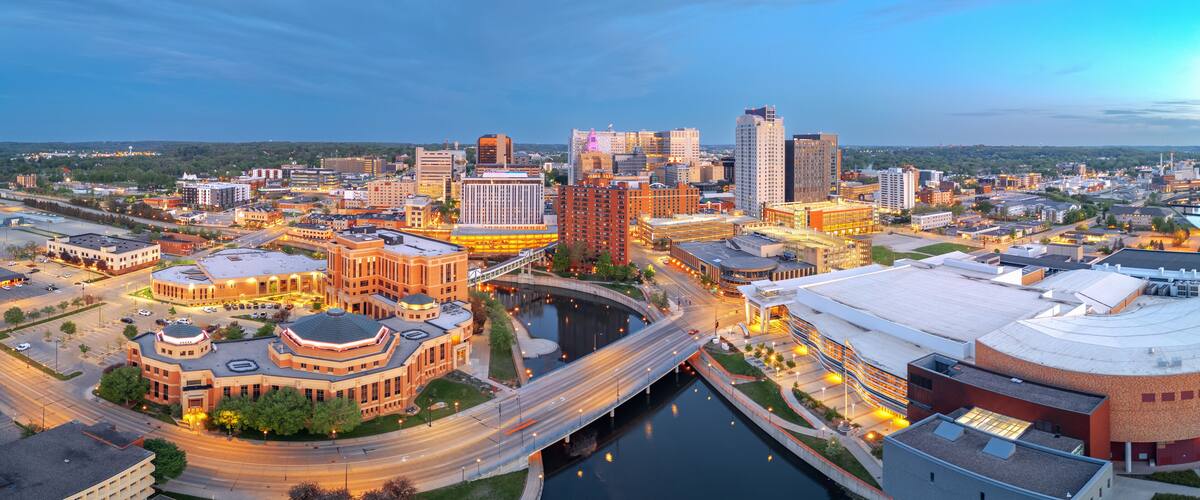 Rochester, Minnesota, USA cityscape on the Zumbro River