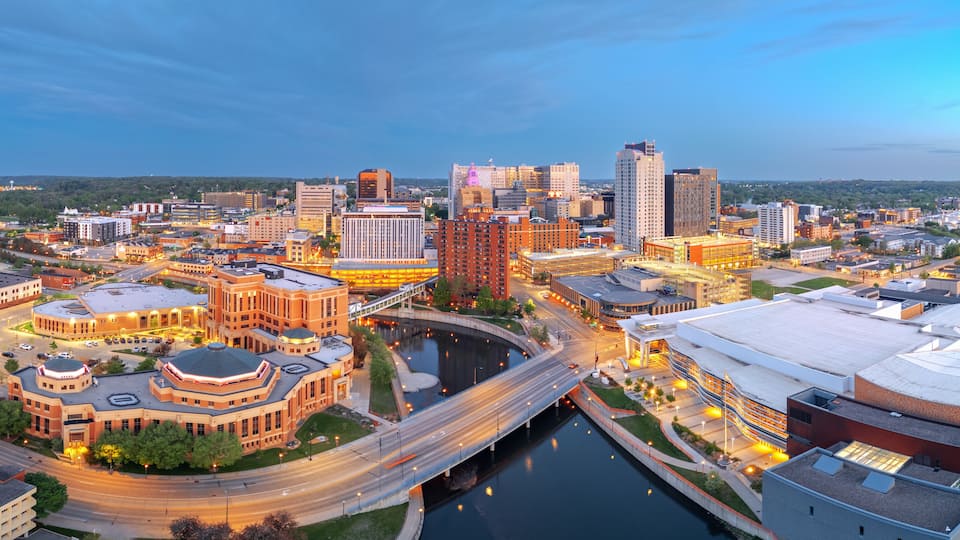 Rochester, Minnesota, USA cityscape on the Zumbro River