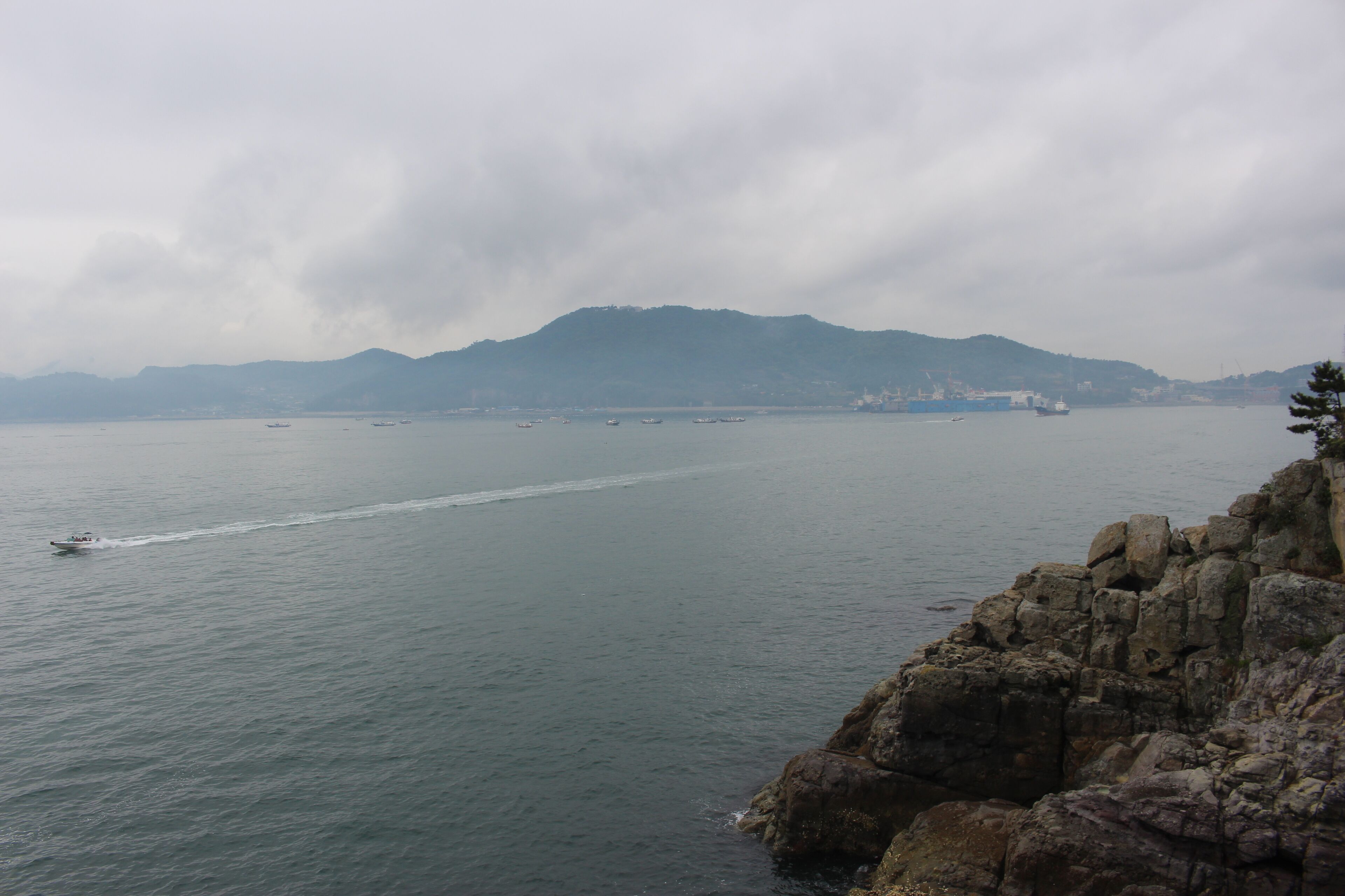 The Odong Port, view from near the Yonggul of Odongdo Hallyeohaesang National Park on 2017.