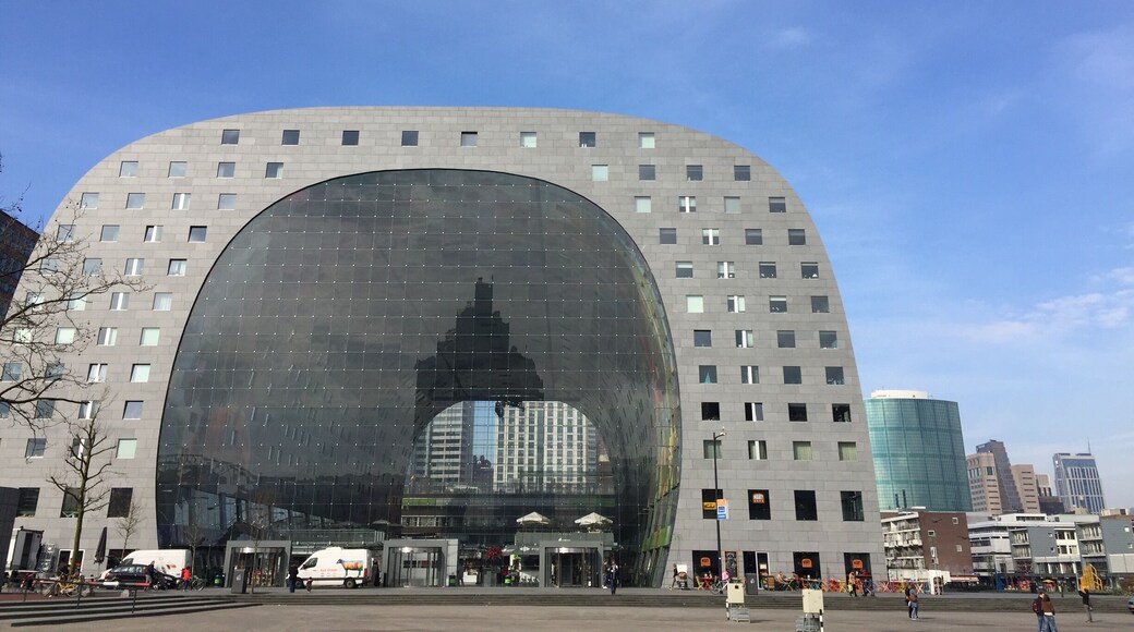 Market with appartments above.