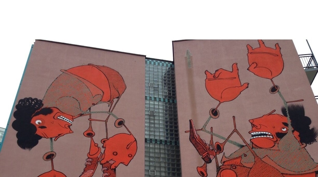 Quirky but nice. #streetart Pink Floyd style - The Wall