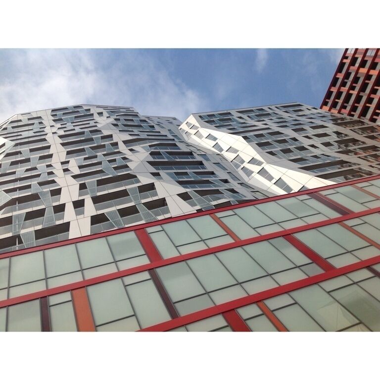 Wobbly walls are on the rise. Once you see them, you cannot unsee them. #gooddesign