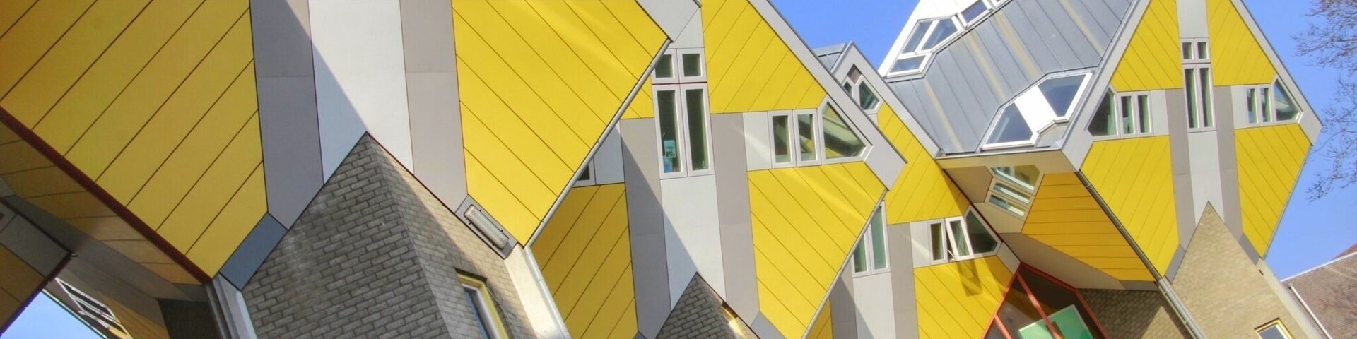 The you leave the cube houses to the Markthal with the stairs.
One look back...
Its amezing