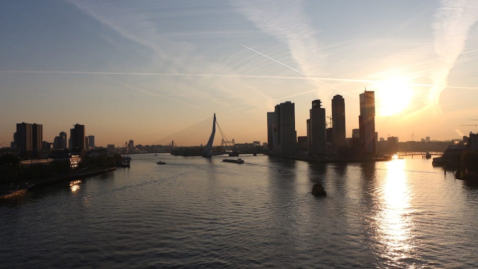 Rotterdam am Morgen von der AIDA Prima.