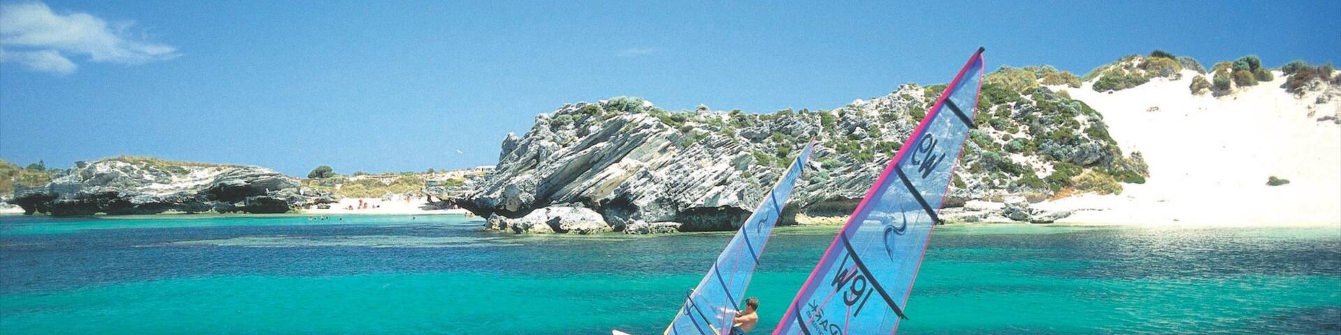 Rottnest Island showing rocky coastline, island images and tropical scenes