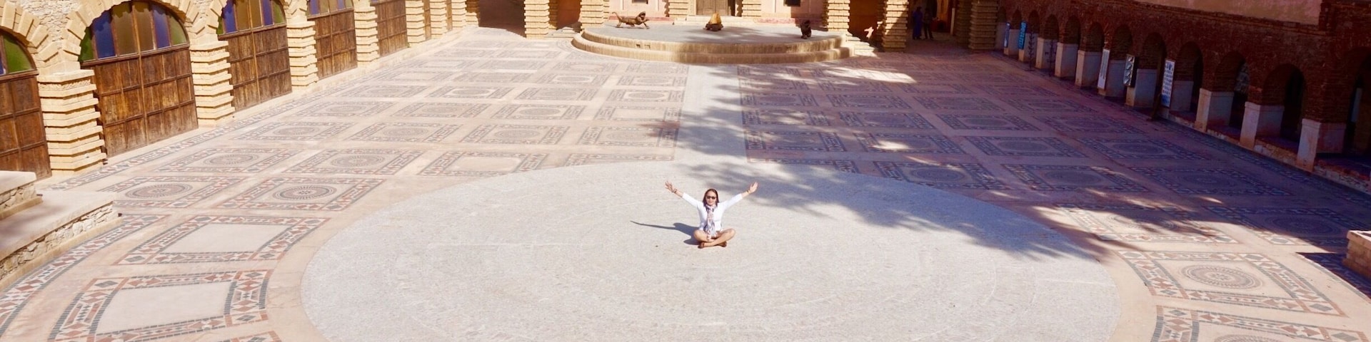 La Medina d Agadir
The Moroccan born, Italian architect, Coco Polizzi wanted to replace the Medina lost in Agadir’s devastating 1960s earthquake and managed to complete this cultural hive in 2007. The 13 acre medina was made entirely by hand from local stone, brick and wood, which was decorated using both Berber and Saharan styles.
The area is a combination of a living ethnological museum, bazaar and art workshops. Local painters, craftsmen, jewellers and carpenters regularly use the studios and open spaces to showcase their art and latest ware. Stroll around the Medina to see the magnificent architecture, wander through the tunnelled alleyways to the amphitheatre and discover fantastic sculptures and performances.