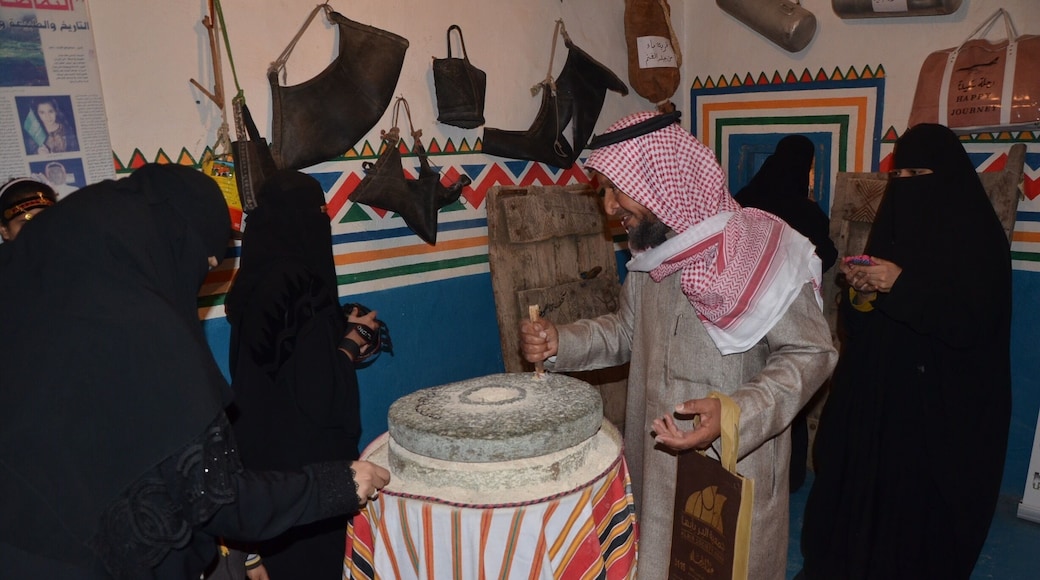 Saudis recognize the tools of the past. Jenandriyah Festivals.