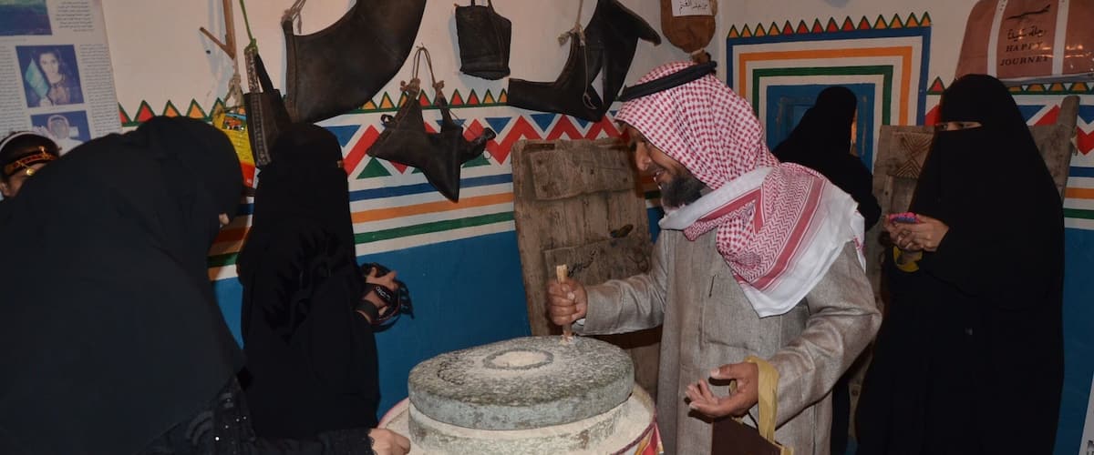 Saudis recognize the tools of the past. Jenandriyah Festivals.