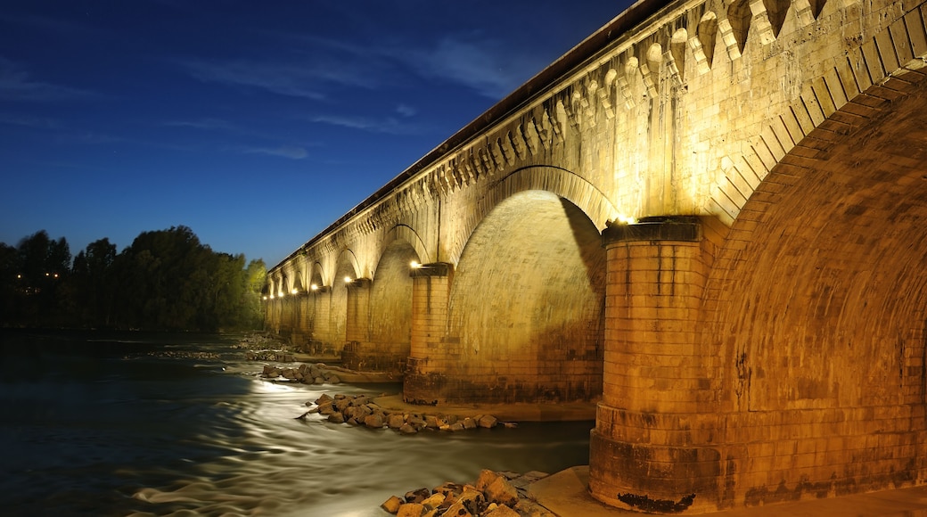 Le pont-canal de la ville d'Agen