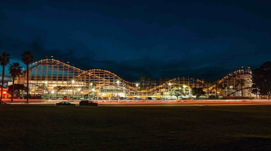 Thereâs a park across from the roller coaster where you can take this photo.