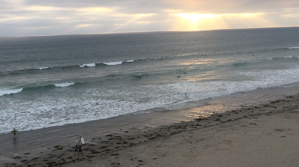 Sun goes down over the ocean in San Diego #pacific #beach #sunset #california #waterlust