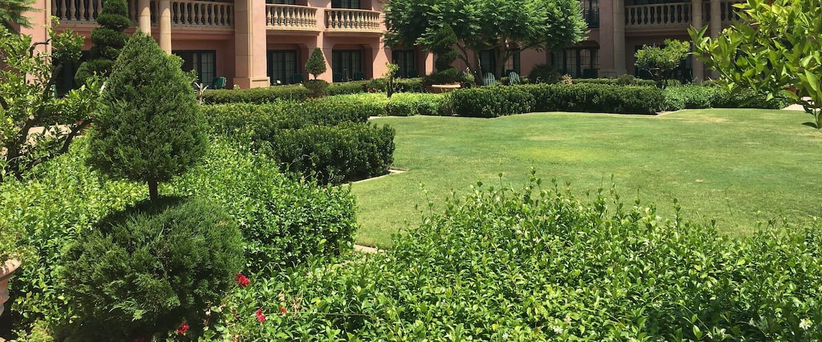 Great Hotel with beautiful grounds, multiple pools, tennis courts, golf course (which we played; beautiful) and spectacular high-end service. We really enjoyed our stay here, just outside of San Diego.