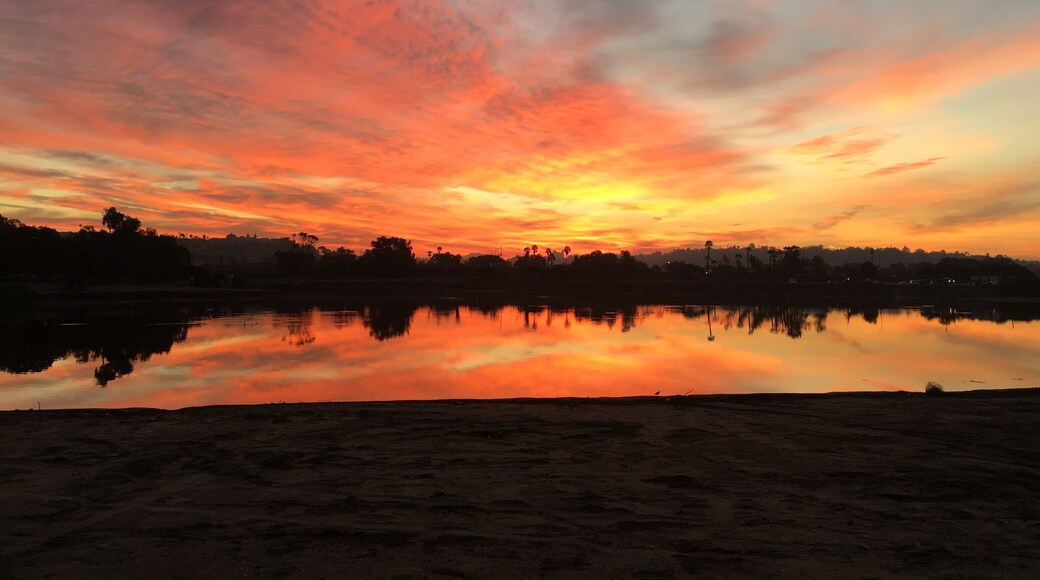 The best time to visit mission bay is for sunrise. #lifeatexpedia #localadvice